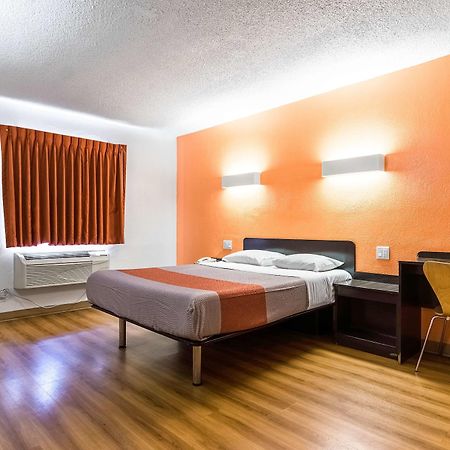 Motel 6-Long Beach, Ca - International City ภายนอก รูปภาพ