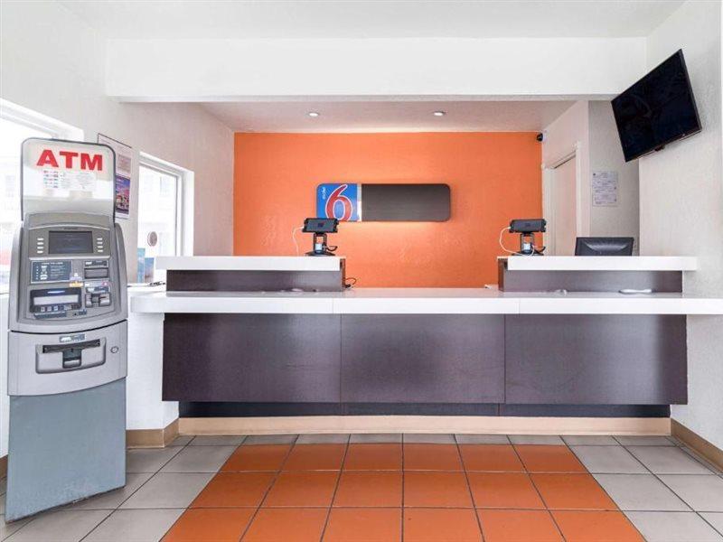 Motel 6-Long Beach, Ca - International City ภายนอก รูปภาพ