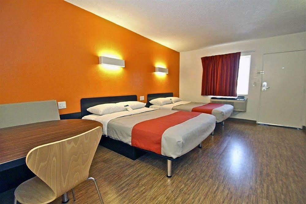 Motel 6-Long Beach, Ca - International City ภายนอก รูปภาพ