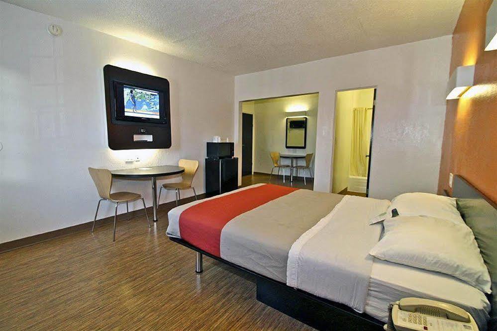 Motel 6-Long Beach, Ca - International City ภายนอก รูปภาพ